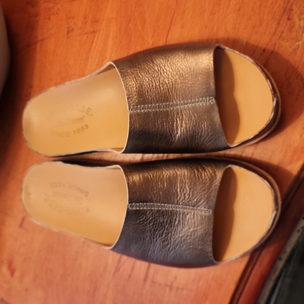 Korkese bronze metallic sandals